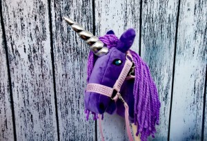 Jednorożec unicorn na kijku Hobby Horse - MAGIC PLUM 